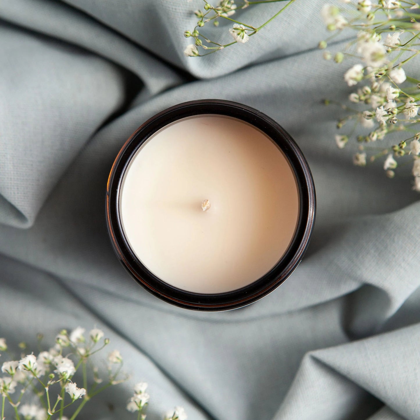 Velvet & Oud Scented Jar Candle